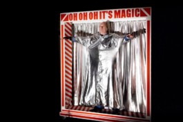 Marie Szersnovicz – Scénographie & costumes