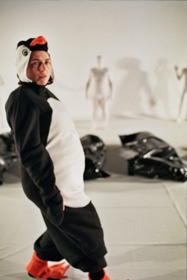 Marie Szersnovicz – Scénographie & costumes