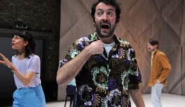 Marie Szersnovicz – Scénographie & costumes