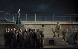 Marie Szersnovicz – Scénographie & costumes