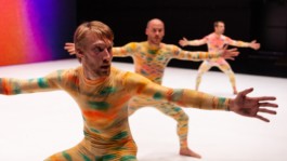 Marie Szersnovicz – Scénographie & costumes