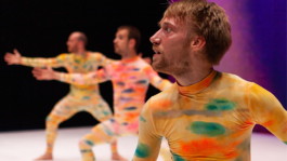 Marie Szersnovicz – Scénographie & costumes