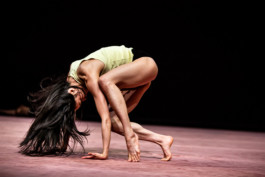 Marie Szersnovicz – Scénographie & costumes