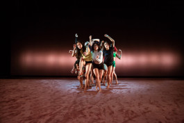 Marie Szersnovicz – Scénographie & costumes