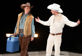 Marie Szersnovicz – Scénographie & costumes