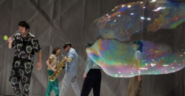 Marie Szersnovicz – Scénographie & costumes