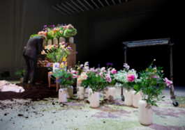 Marie Szersnovicz – Scénographie & costumes