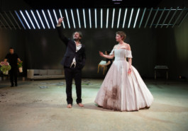 Marie Szersnovicz – Scénographie & costumes