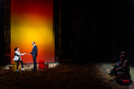 Marie Szersnovicz – Scénographie & costumes