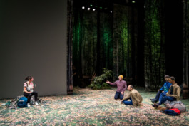 Marie Szersnovicz – Scénographie & costumes