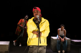 Marie Szersnovicz – Scénographie & costumes