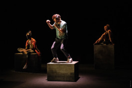 Marie Szersnovicz – Scénographie & costumes