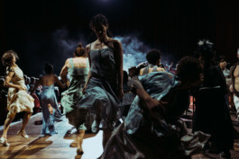 Marie Szersnovicz – Scénographie & costumes