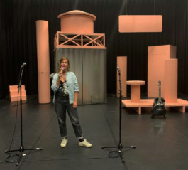 Marie Szersnovicz – Scénographie & costumes