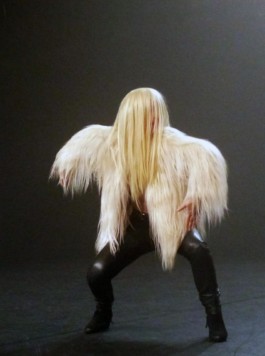 Marie Szersnovicz – Scénographie & costumes