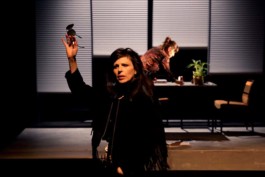 Marie Szersnovicz – Scénographie & costumes