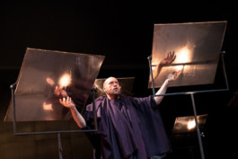 Marie Szersnovicz – Scénographie & costumes