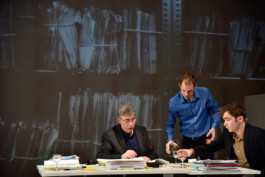 Marie Szersnovicz – Scénographie & costumes