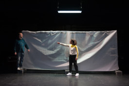 Marie Szersnovicz – Scénographie & costumes