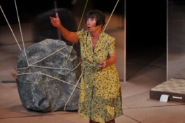 Marie Szersnovicz – Scénographie & costumes