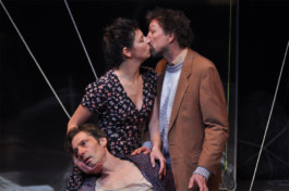 Marie Szersnovicz – Scénographie & costumes