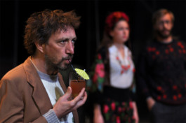 Marie Szersnovicz – Scénographie & costumes