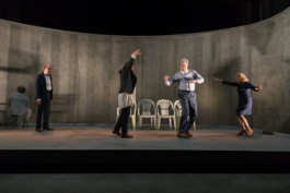 Marie Szersnovicz – Scénographie & costumes