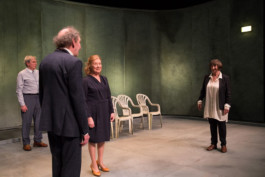 Marie Szersnovicz – Scénographie & costumes