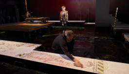 Marie Szersnovicz – Scénographie & costumes