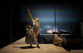 Marie Szersnovicz – Scénographie & costumes