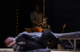 Marie Szersnovicz – Scénographie & costumes