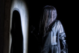 Marie Szersnovicz – Scénographie & costumes