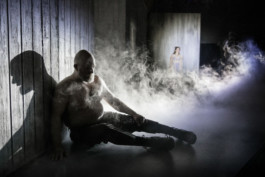 Marie Szersnovicz – Scénographie & costumes