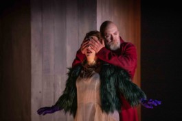 Marie Szersnovicz – Scénographie & costumes