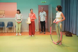 Marie Szersnovicz – Scénographie & costumes