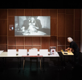 Marie Szersnovicz – Scénographie & costumes