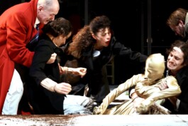 Marie Szersnovicz – Scénographie & costumes