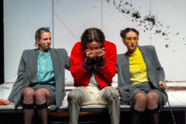 Marie Szersnovicz – Scénographie & costumes