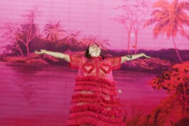 Marie Szersnovicz – Scénographie & costumes