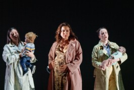 Marie Szersnovicz – Scénographie & costumes