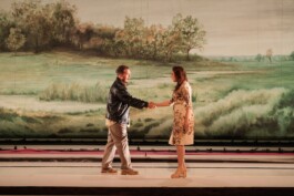 Marie Szersnovicz – Scénographie & costumes