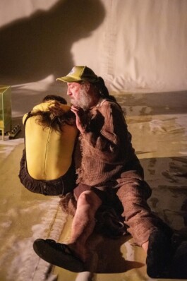 Marie Szersnovicz – Scénographie & costumes